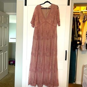 Dress- blush tone. Lace sleeves, vneck. Zip in back